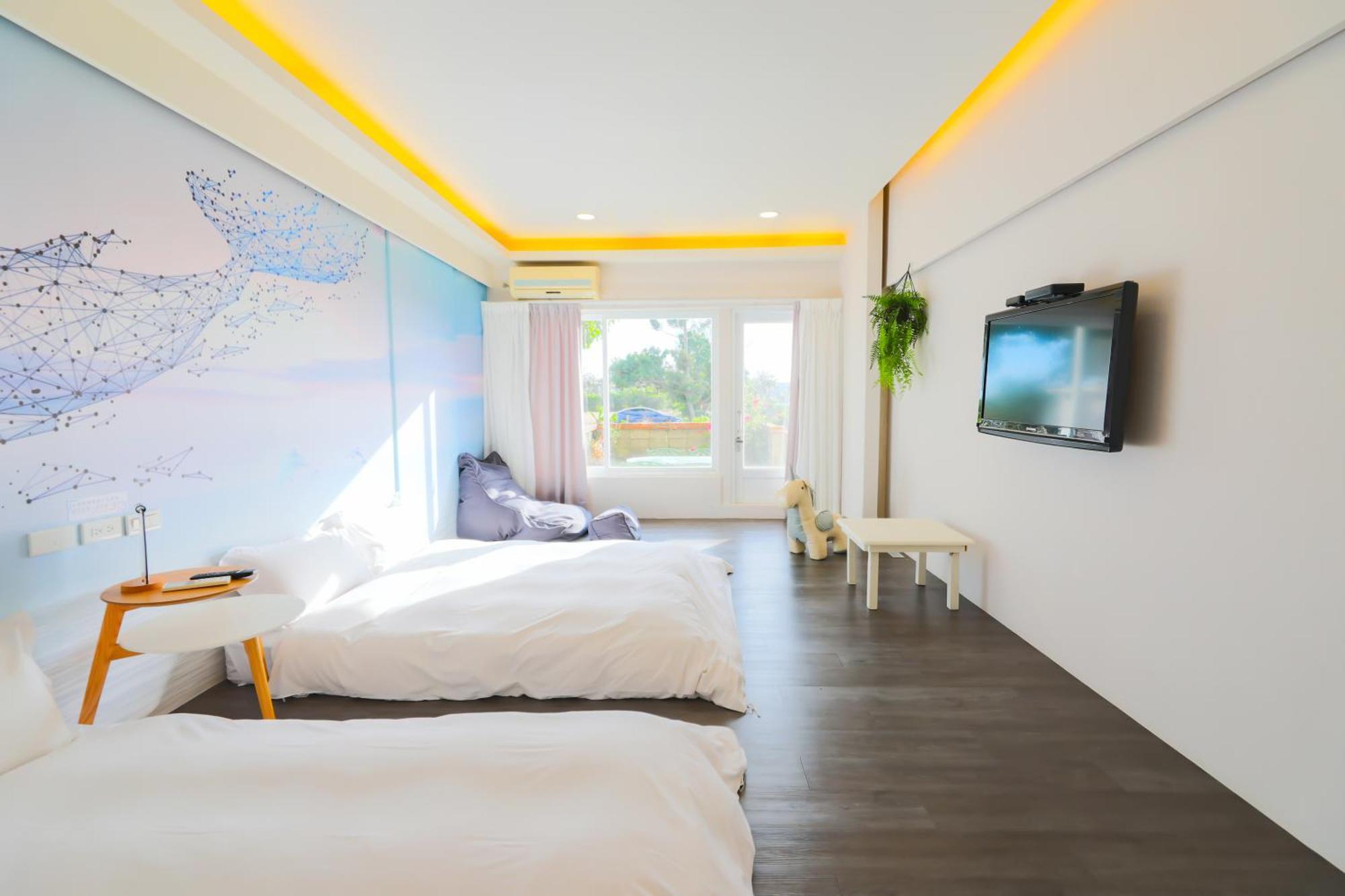 Lovestar Lakeside Hotel - Stars Building Nanwan Room photo
